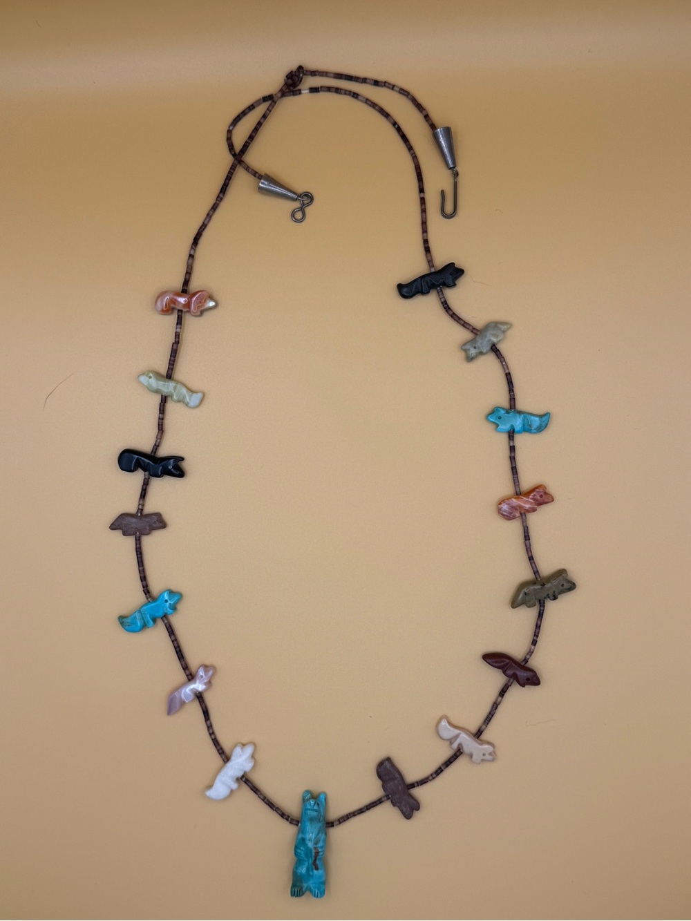 Vintage Authentic Southwestern Zuni Fetish Necklace – quiet luxury - Picture 4 of 16